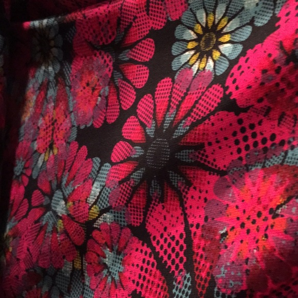 LuLaRoe Maxi Skirt floral Black background color size L LAST FINAL PRICE SALE - Picture 2 of 5